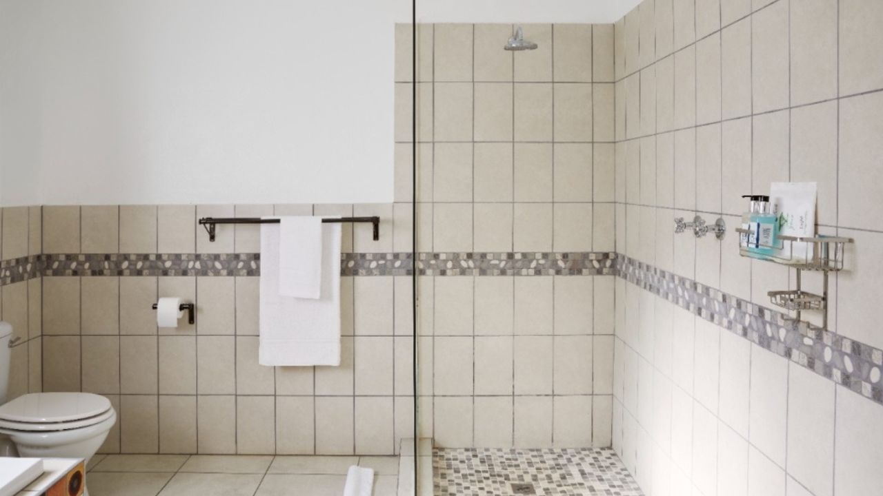 Guest bathroom in luxury accommodation at Batonka Hotel