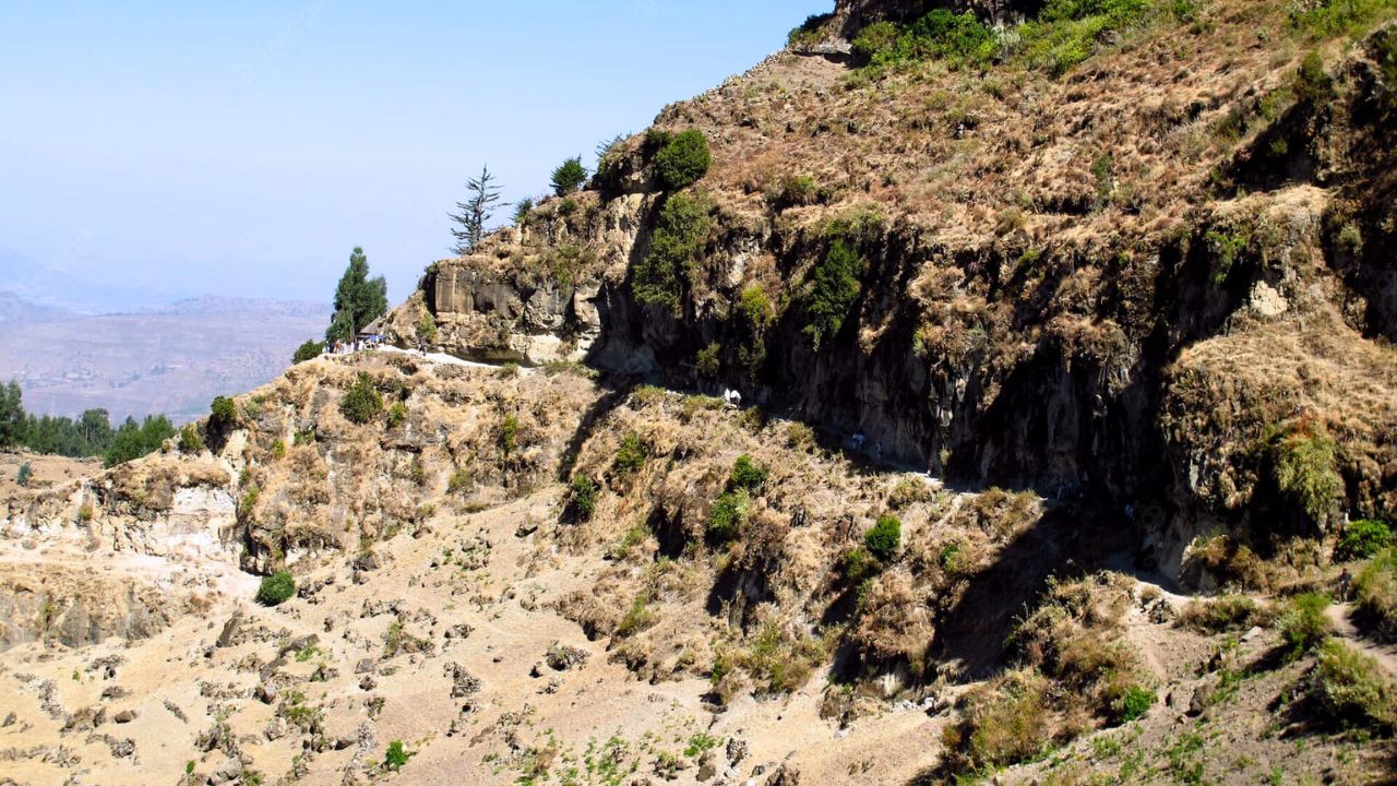 Walkway to Asheton Maryam Monastery with mountain view, Lalibela