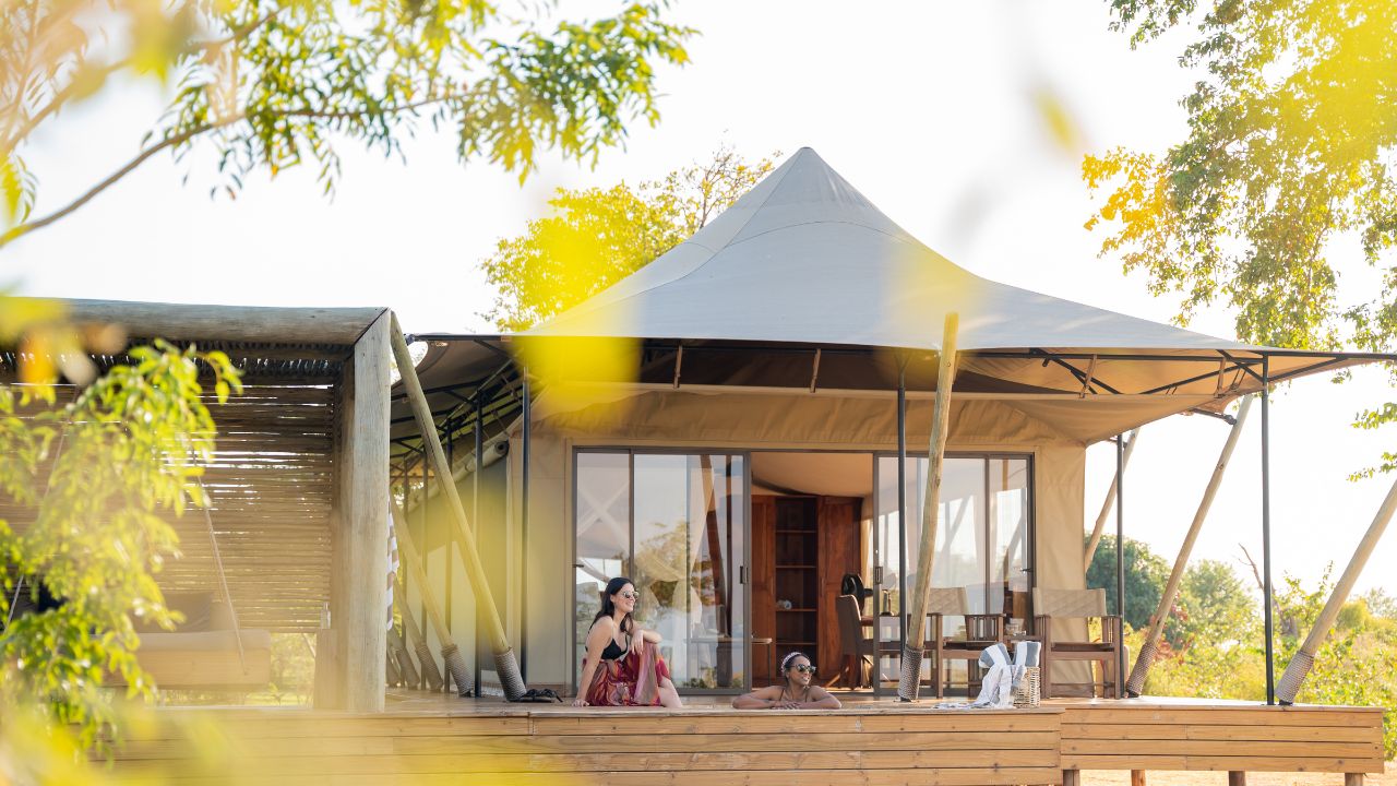 Guest suite front view with private plunge pool, Fothergill Island lodge