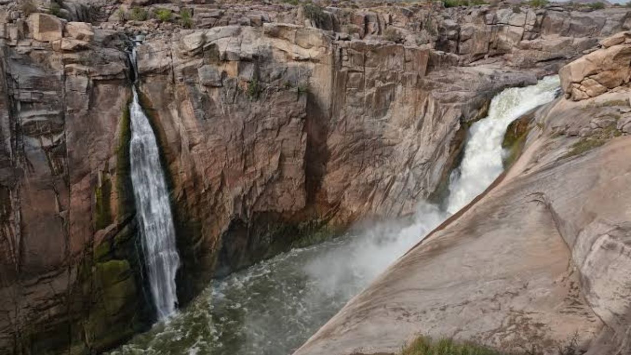 Rovos Rail stopover at Augrabies Falls in South Africa.
